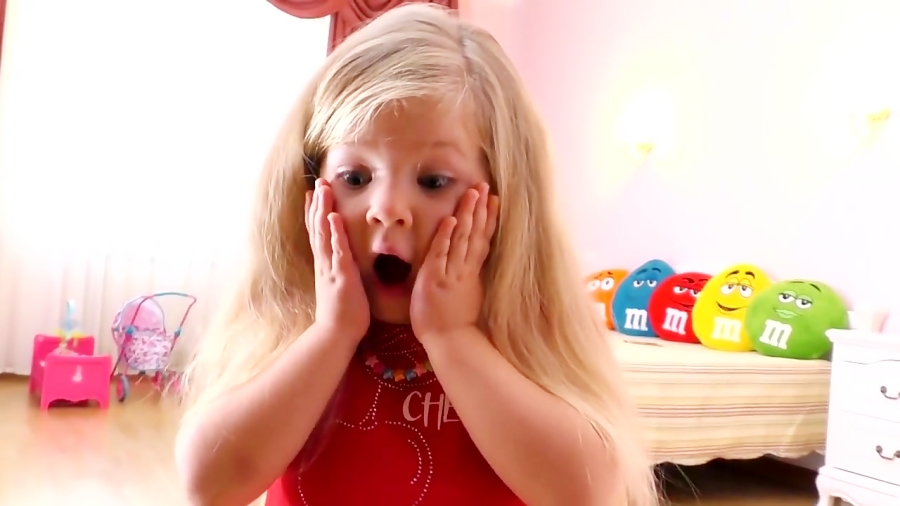 دیانا و اسباب بازی ها - عروسک های گریان و پرنسس دیانا